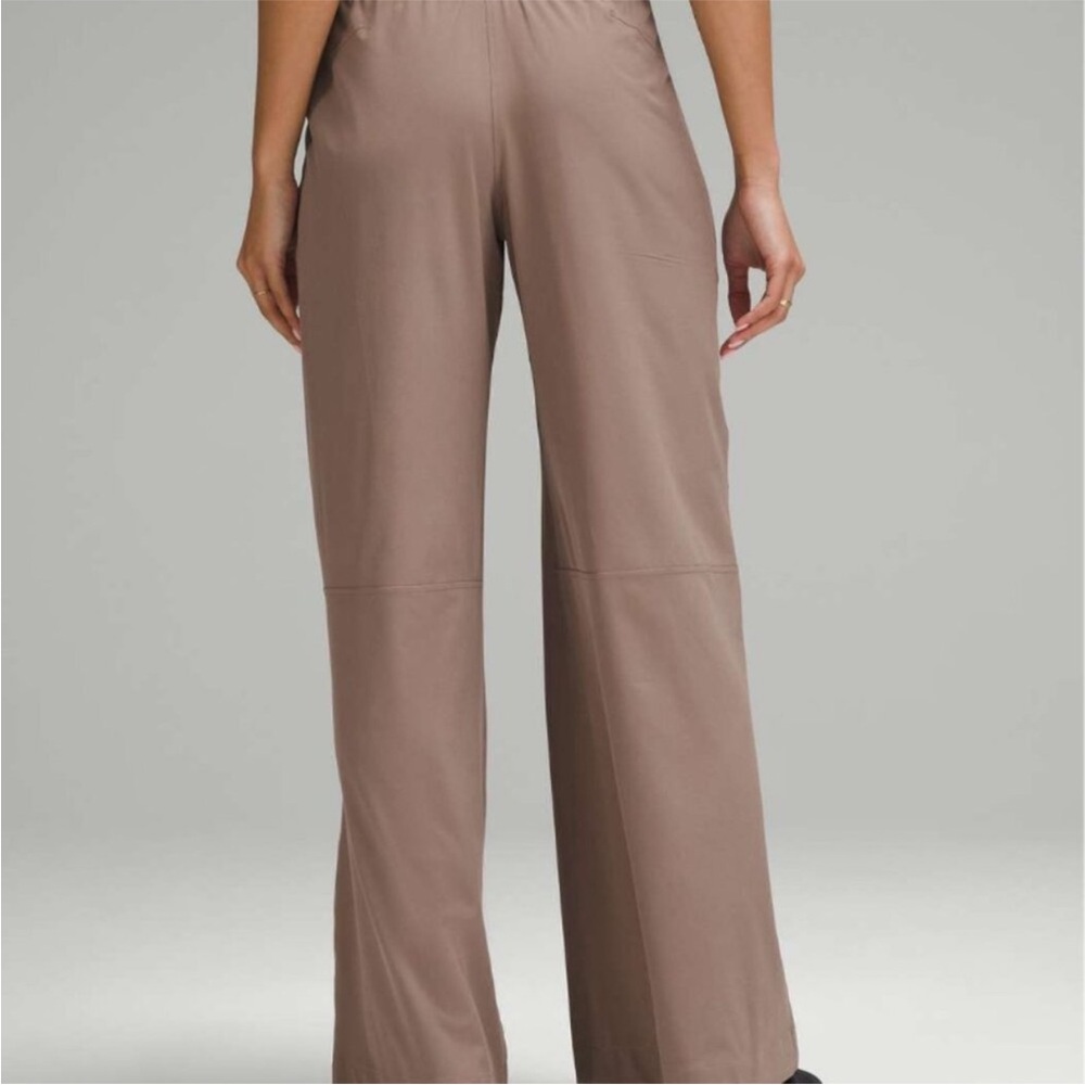 Lululemon Swift Mid-Rise Wide-Leg Pant taupe - Picture 2 of 9